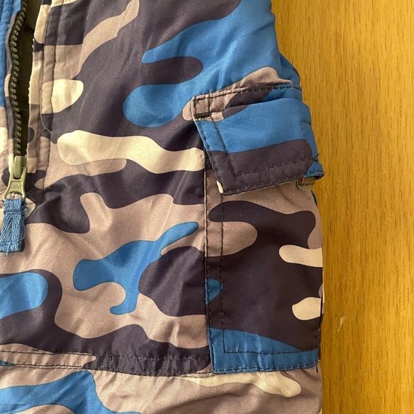 Carter’s Camo Colored Snowsuit.  Sz. 12 Months - Picture 5 of 5